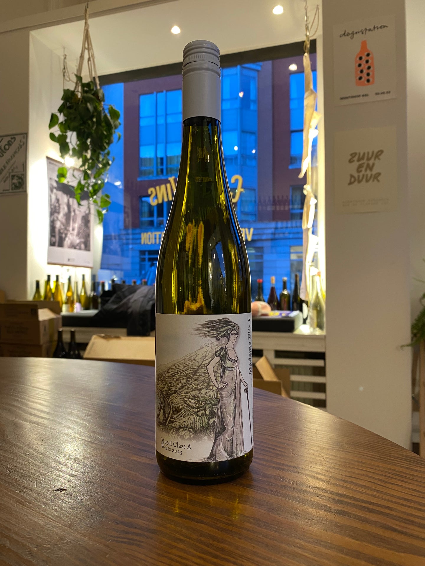 Mosel Class A weiss 2023 - Madame Flöck